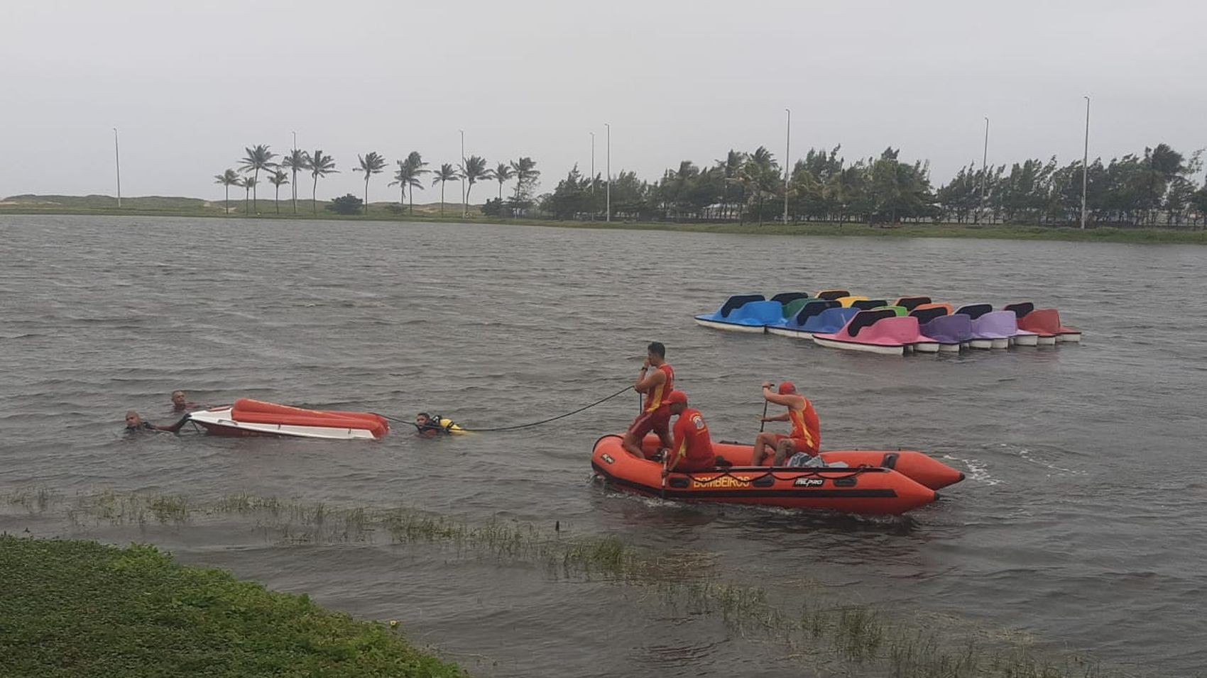 Adolescente morre afogado em lago da Orla de Aracaju