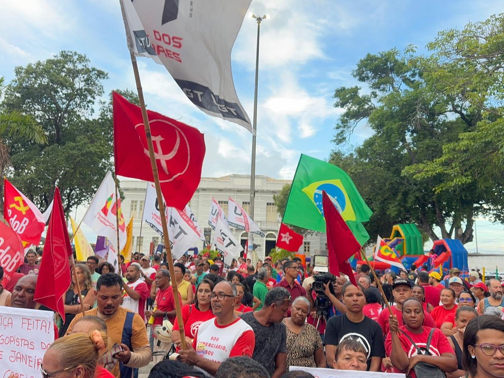 8 de janeiro: ato pela democracia é realizado em Aracaju 