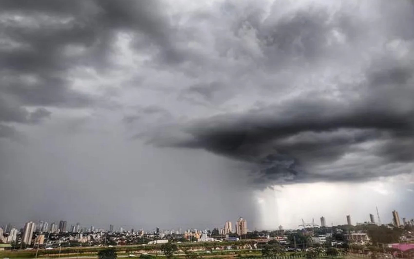 Goiás tem alerta de tempestade para 136 municípios; veja quais