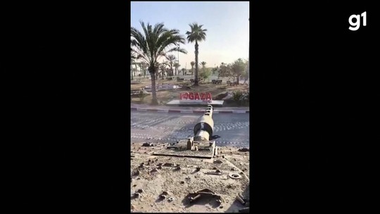 VÍDEO: Israelenses em tanque destroem placa com inscrição 'Eu amo Gaza' durante incursão em Rafah - Programa: G1 Mundo 