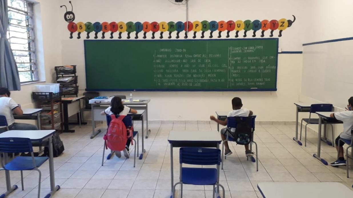 Justiça derruba liminar e mantém afastamento de 25 diretores de escolas municipais em São Paulo; 5 escolas foram premiadas