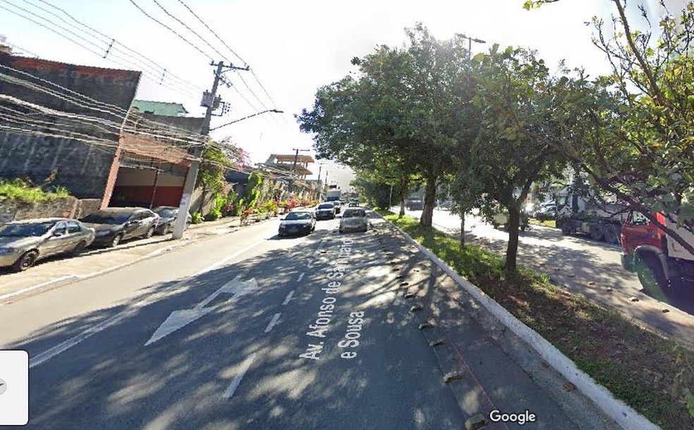 Avenida Afonso de Sampaio e Sousa, onde carro capotou e deixou uma mulher morta e outras sete pessoas feridas em Itaquera, Zona Leste de São Paulo — Foto: Reprodução/Google Maps