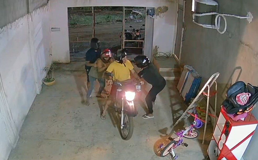 Policial militar é assaltado e tem moto levada por criminosos no interior do RN — Foto: Reprodução