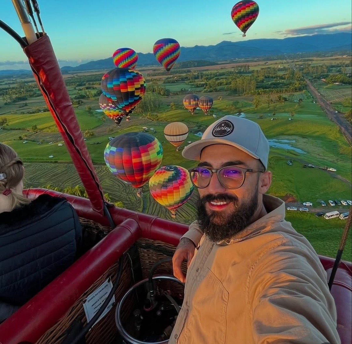 Piloto de balão desaparecido há 6 dias é encontrado morto em área de mata em Praia Grande (SC)
