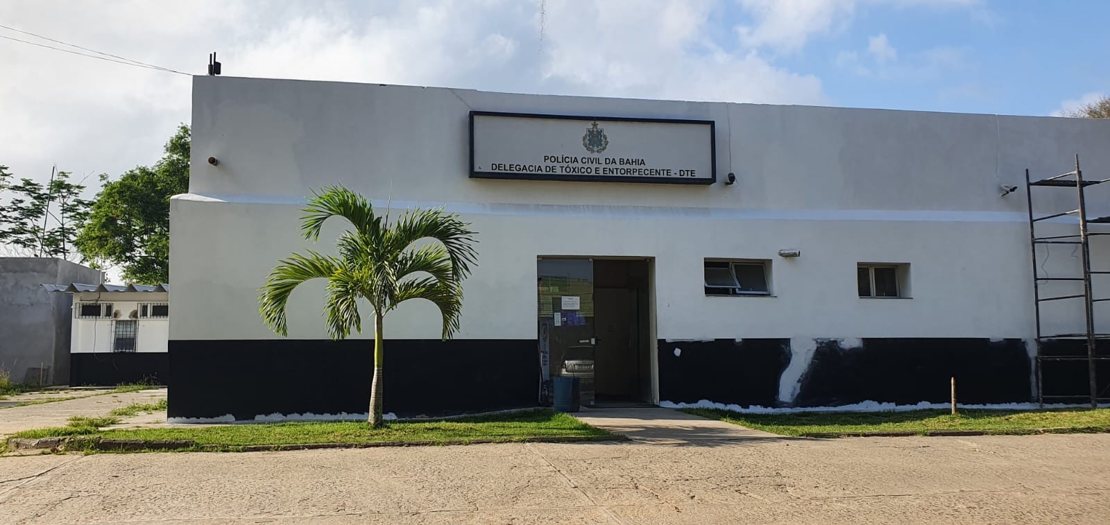 Jovem de 22 anos morre após cair de ambulância enquanto era transportada no sul da Bahia 