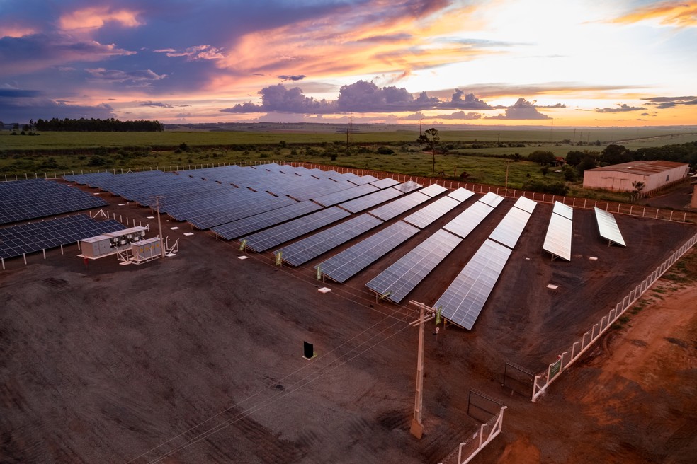 Sicredi Centro-Sul MS inaugura usina solar fotovoltaica para gerar