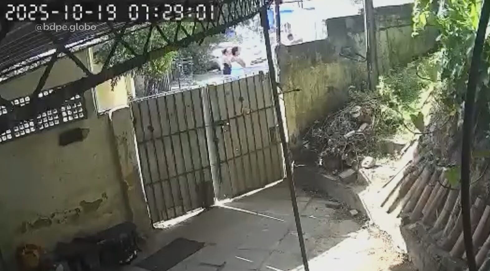 Vídeo mostra barulho de explosão que deixou dois mortos e destruiu oito casas em Olinda