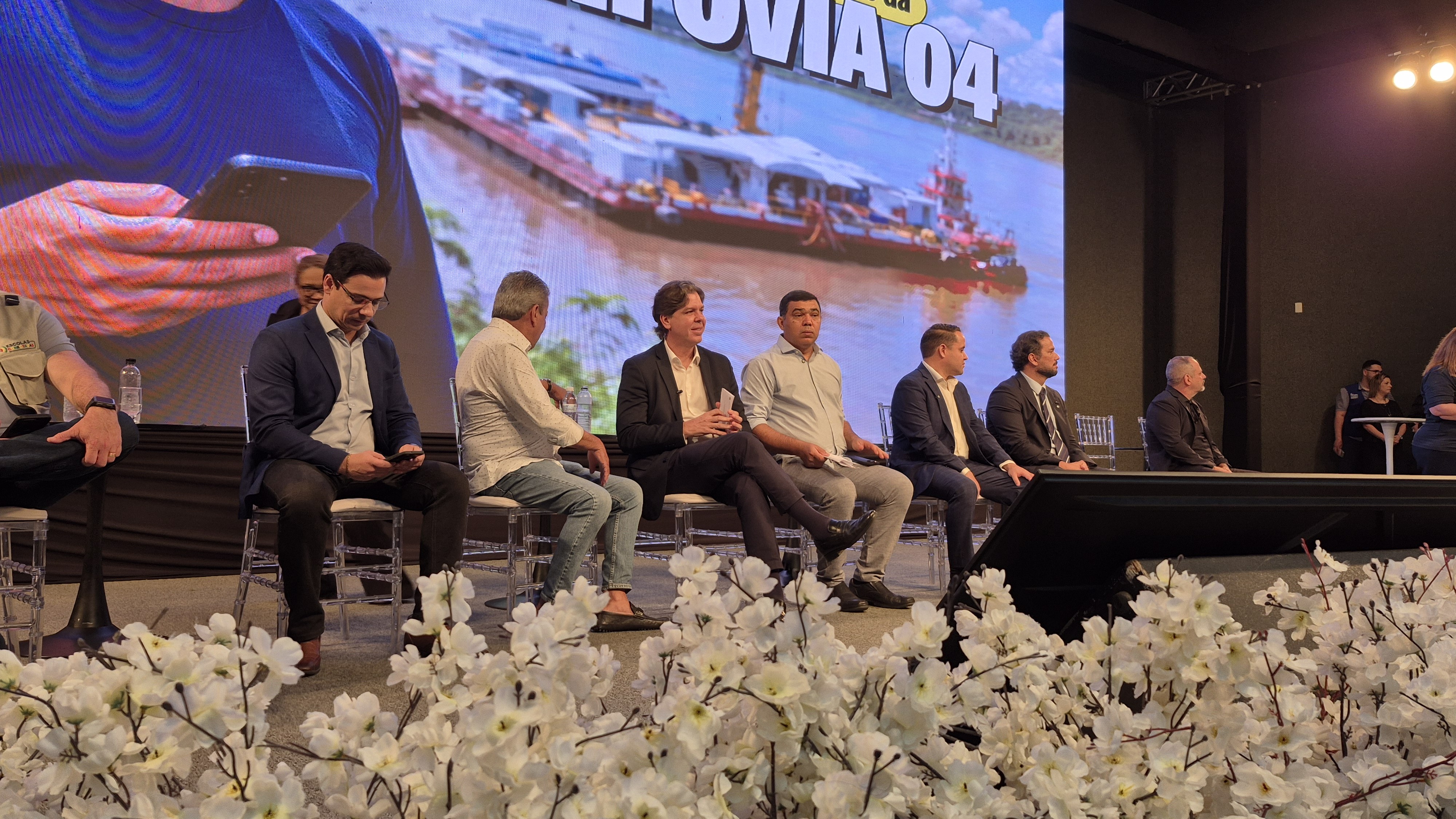 Nova rota de internet deve reduzir apagões e baratear serviço em Roraima, diz ministro