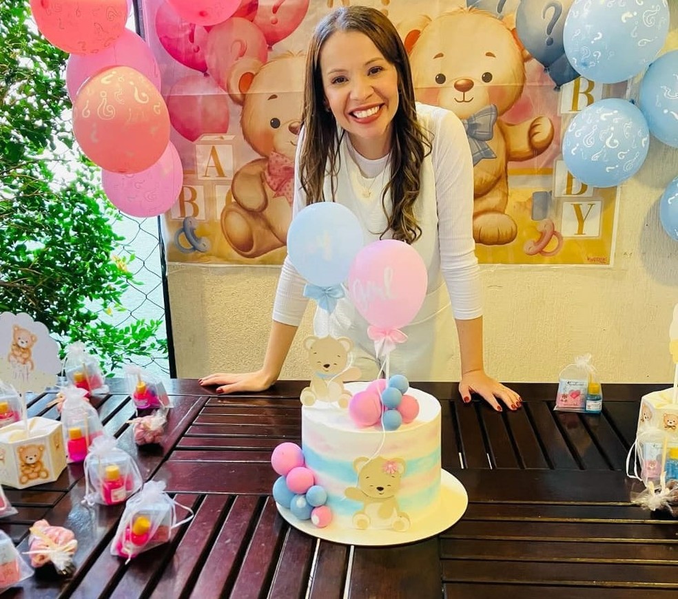 Juliana da Silva Oliveira Pessoas tem 37 anos e está grávida de 4 meses — Foto: Reprodução