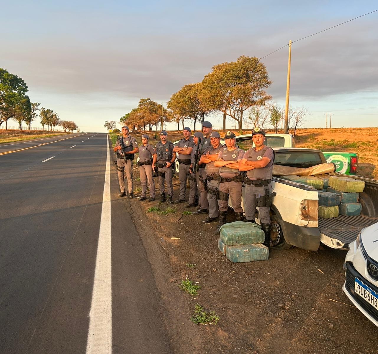 Polícia Militar apreende mais de 300 quilos de maconha em rodovia de Penápolis 