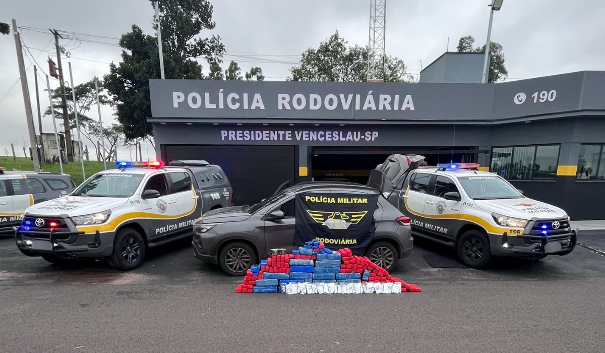 Operação conjunta apreende quase 300 kg de drogas em carro abordado na rodovia em Presidente Venceslau