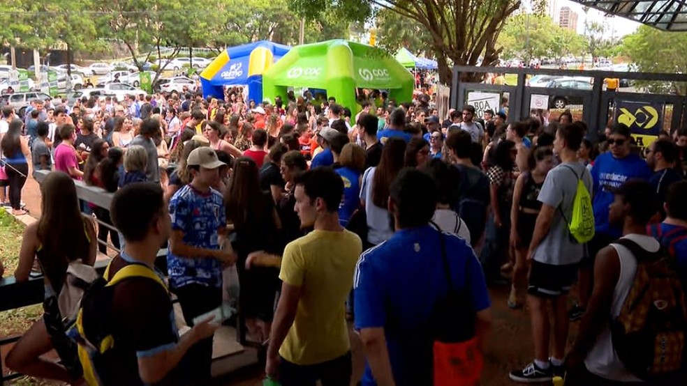 Milhares de alunos fizeram a prova do vestibular da Unesp em Araraquara em 2023 — Foto: Reprodução EPTV