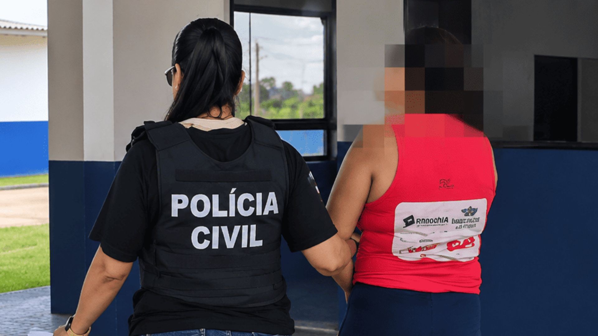 Mulher é presa suspeita de ameaçar pessoas e ajudar investigado a escapar da Justiça em RO