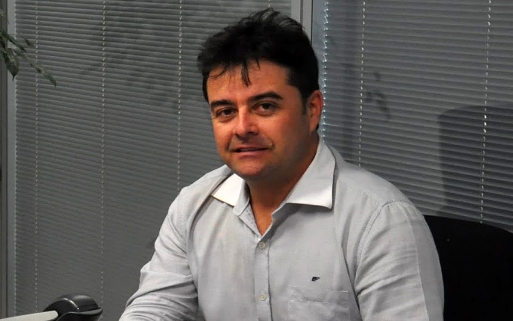 Ex-prefeito de cidade em MG terá que devolver R$ 105 mil por despesas com viagens oficiais