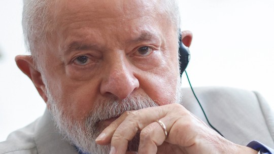 Lula deve ter alta neste domingo, diz médico do presidente