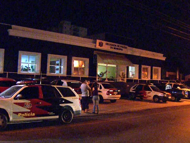 Foragido por estuprar neta é preso após filho encontrar e segurar o pai perto de escola em Indaiatuba