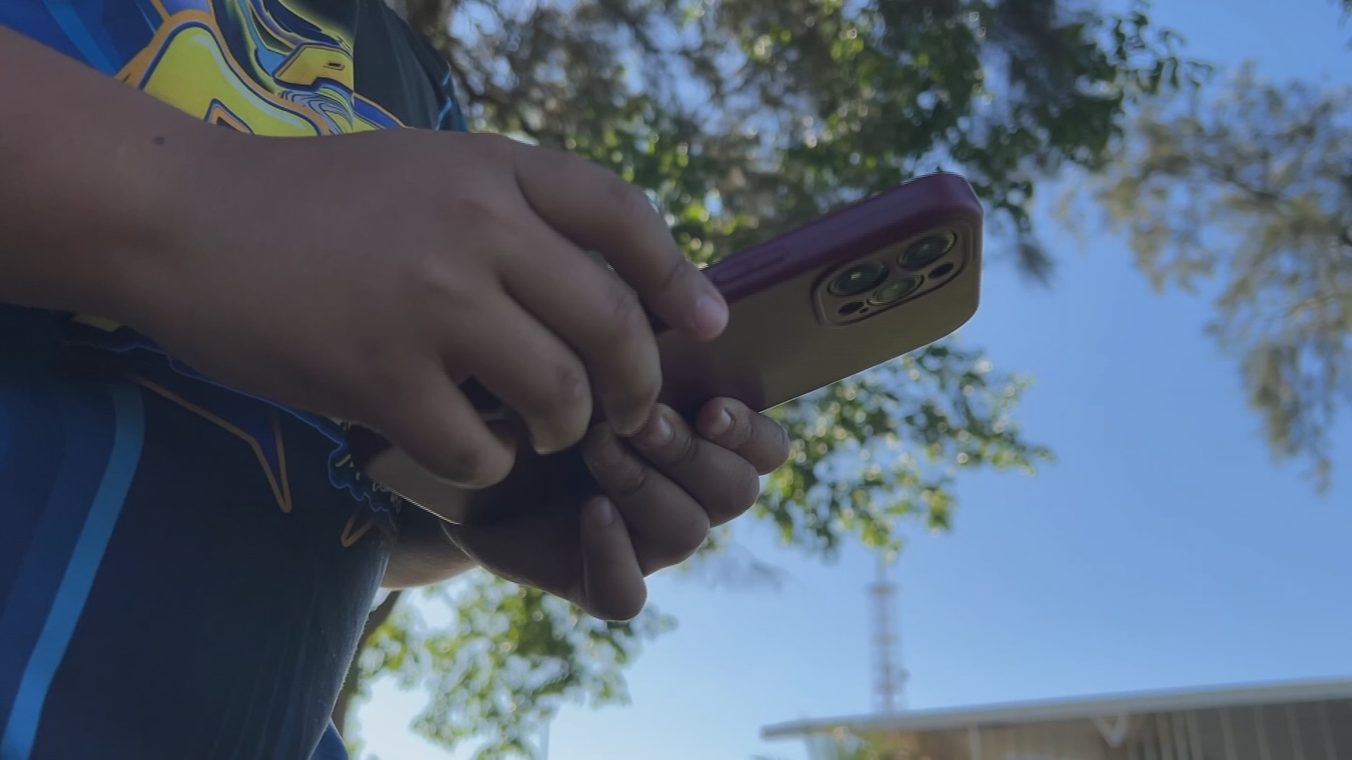 Uso excessivo de telas preocupa especialistas e acende alerta para o desenvolvimento infantil