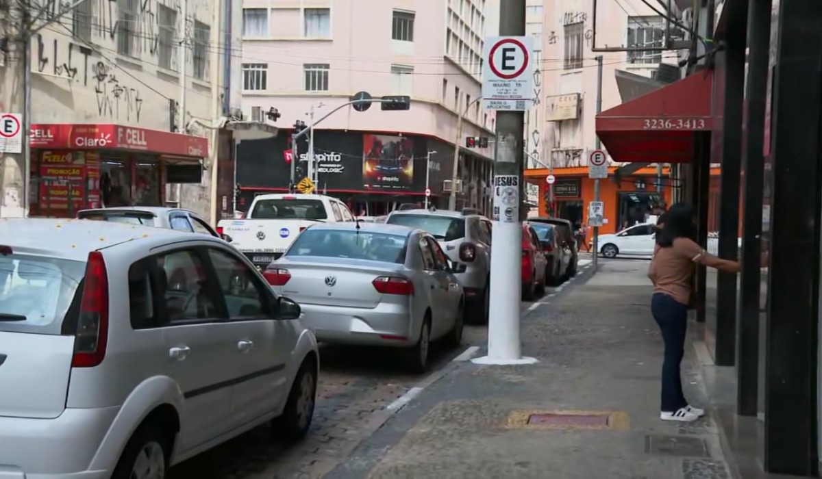 Campinas aplica, em média, quase 100 multas por dia por uso irregular da Zona Azul