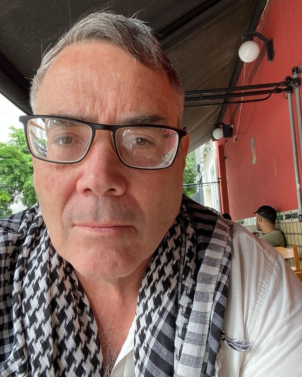 Andrew Thomas Cicchetti, de 59 anos, foi encontrado morto dentro do apartamento onde morava no Centro de Cuiabá — Foto: Arquivo pessoal