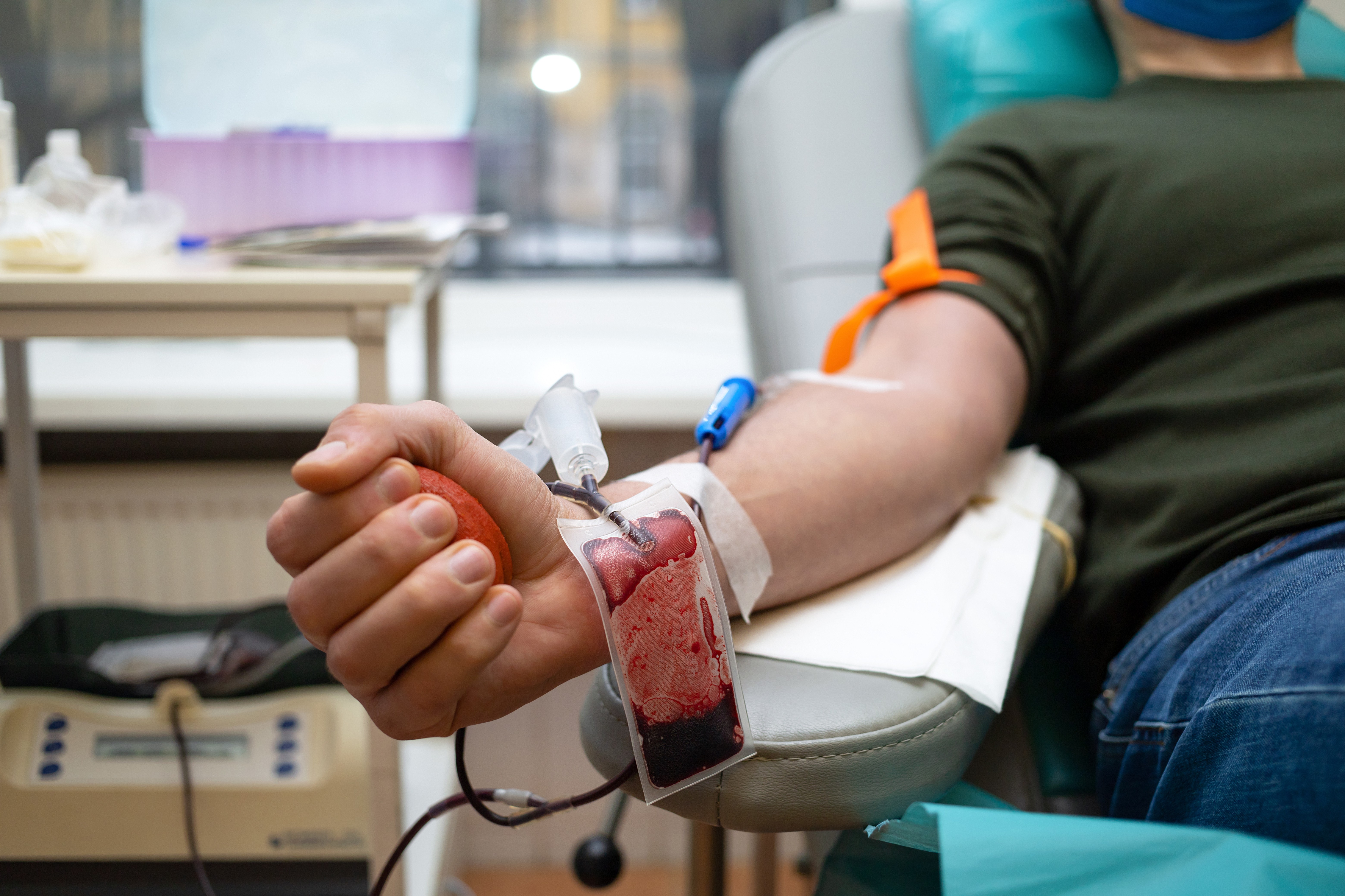 
Doação de medula óssea pode ser feita pela veia; Brasil se torna referência global em registros