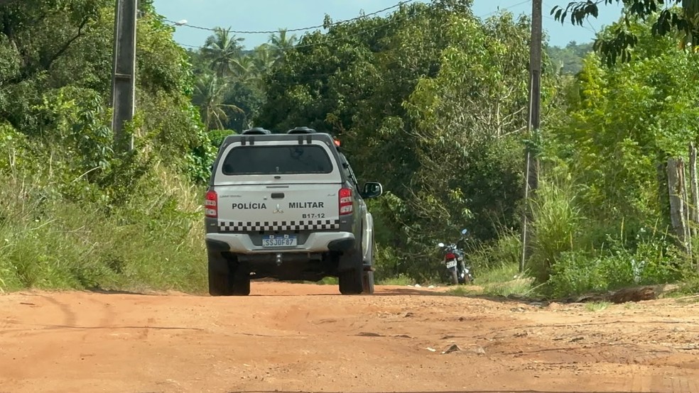 Buscas da Polícia nas proximidades de Maxaranguape — Foto: Sérgio Henrique Santos/Inter TV Cabugi