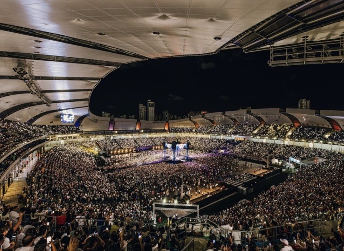 Bote fé com Maria reúne multidão de fiéis na Arena das Dunas em Natal 