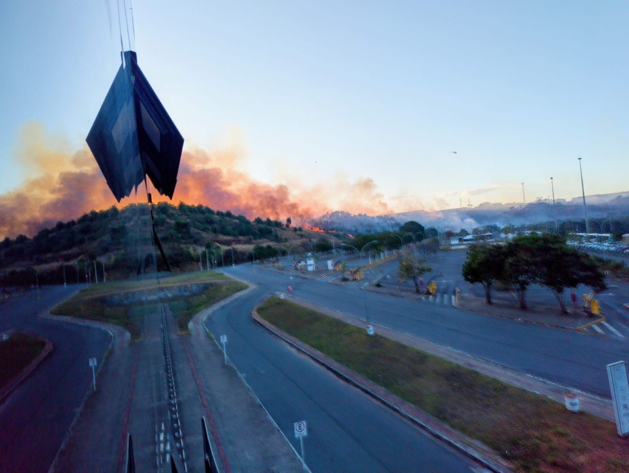 Bombeiros combatem mais um incêndio no Parque Estadual Serra Verde