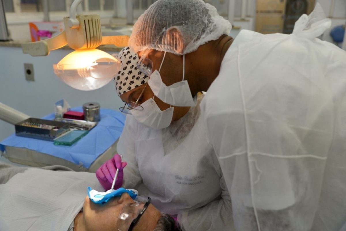 Faculdade de Odontologia da UFJF oferece tratamento de canal gratuito para pacientes com câncer e doenças crônicas