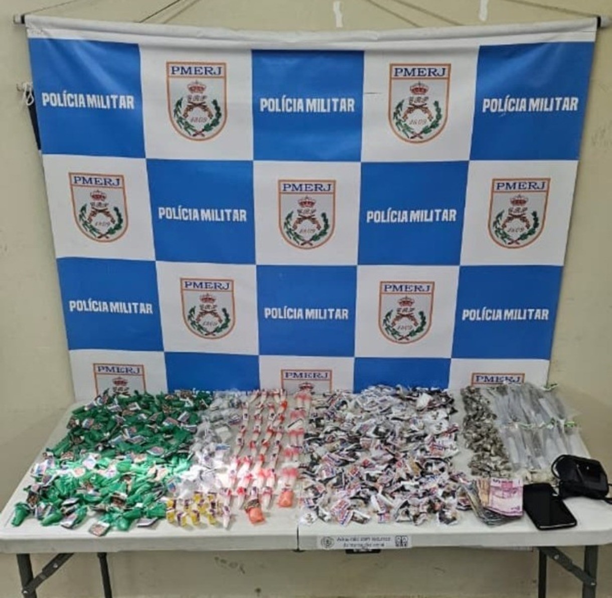 Jovem é preso com drogas em Volta Redonda