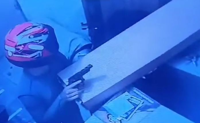 Oito armas são roubadas de loja de armamentos no interior do Ceará; veja vídeo