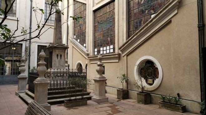 Dia do Advogado: a história do alemão enterrado na Faculdade de Direito da USP que fundou uma sociedade secreta