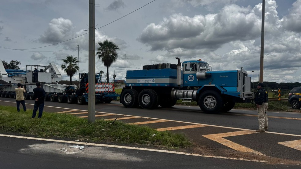 Megacarga chega a Uberl&acirc;ndia &mdash; Foto: Arc&ecirc;nio Correa/TV Integra&ccedil;&atilde;o