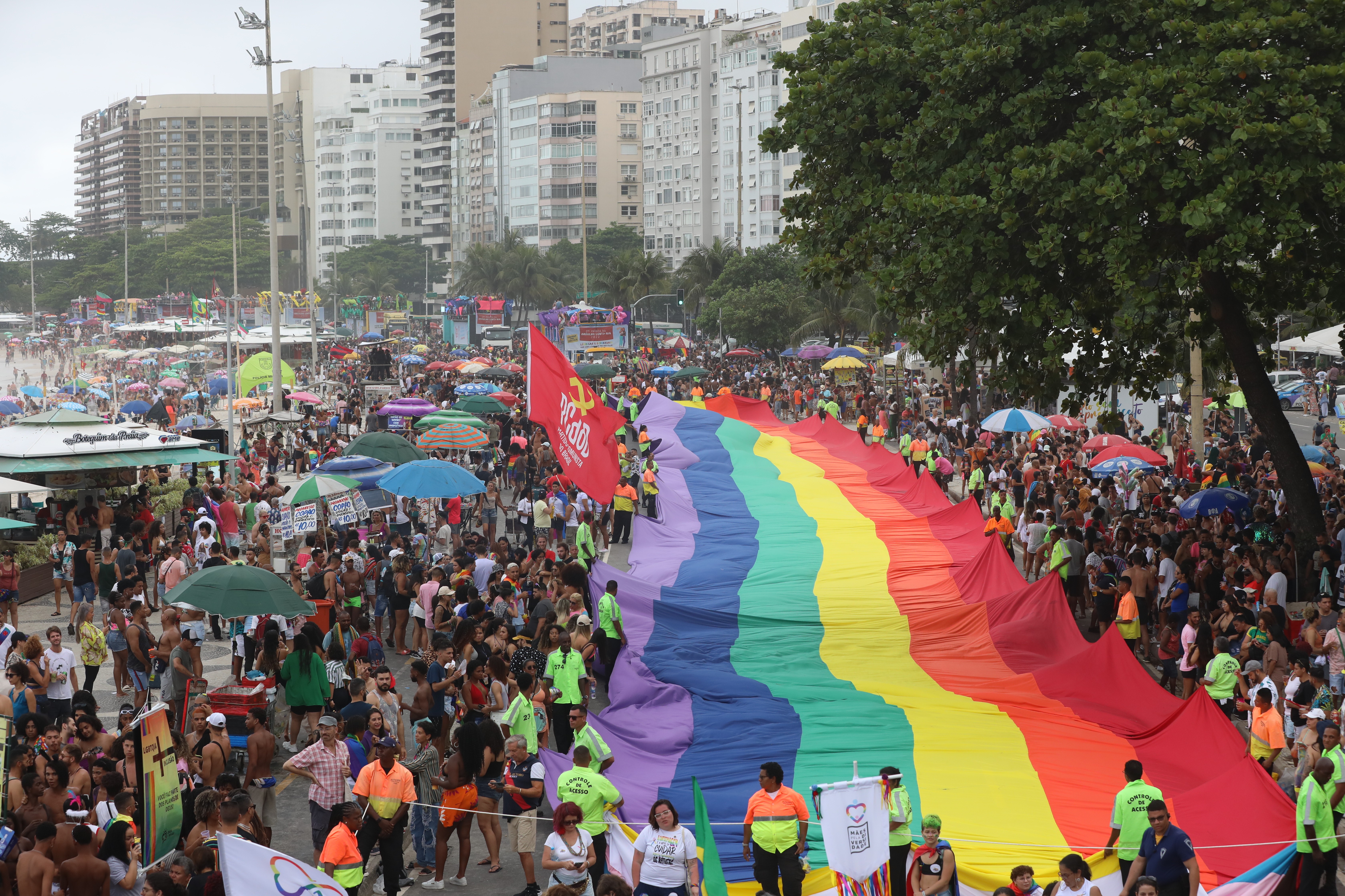 Copacabana recebe Parada do Orgulho LGBTI+ neste domingo; veja mudanças no trânsito