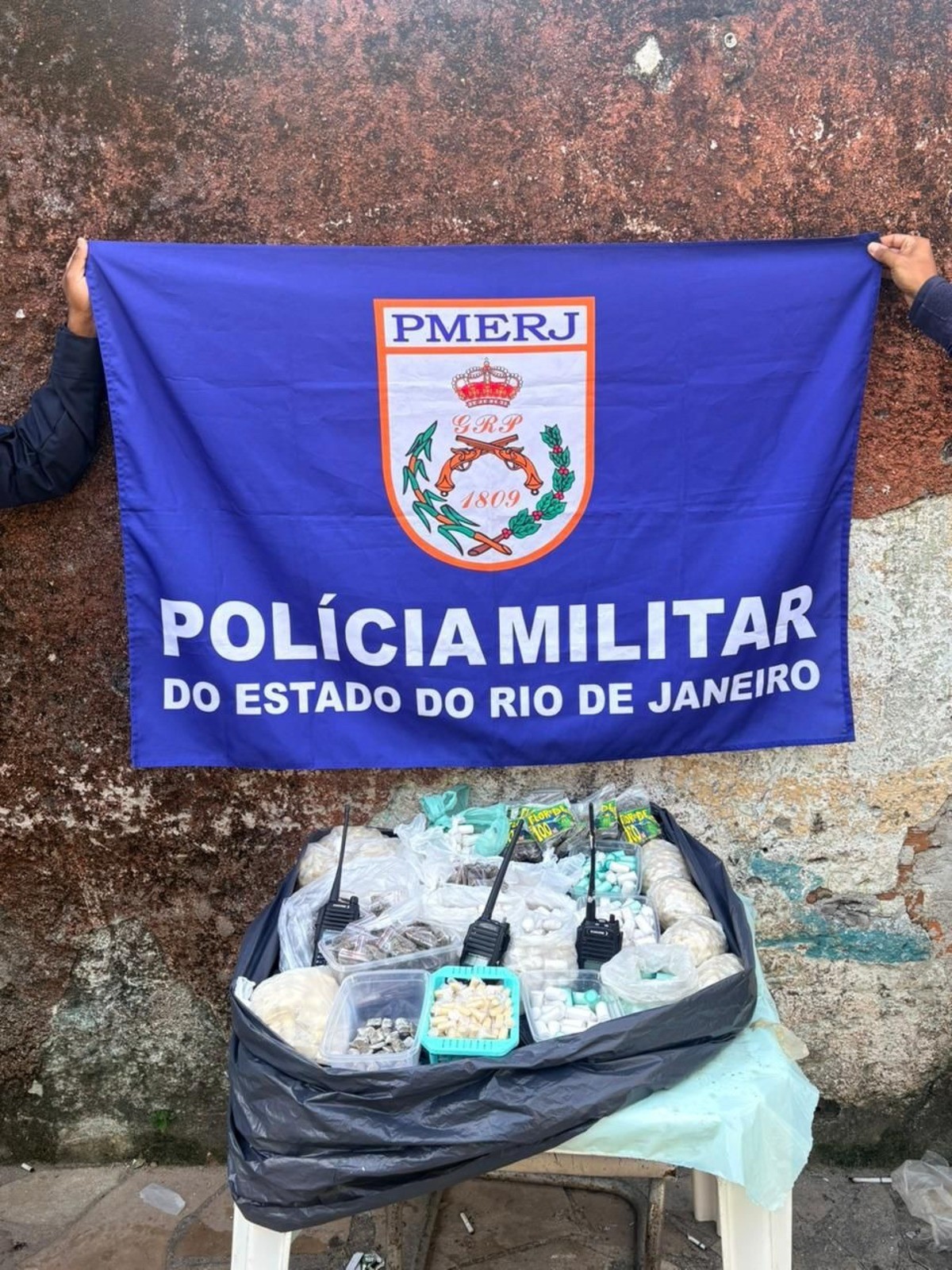 Polícia Militar apreende 11 kg de drogas em Angra dos Reis
