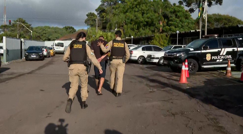 Homem atropela quatro pessoas após briga por ciúmes da ex-namorada em Curitiba