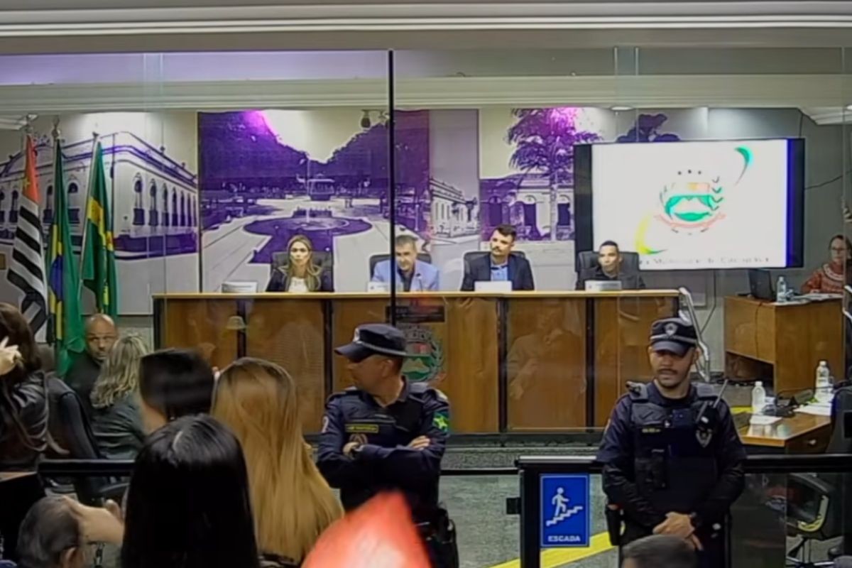Câmara acolhe denúncia e abre Comissão Processante contra prefeito de Caçapava, Yan Lopes (Podemos)