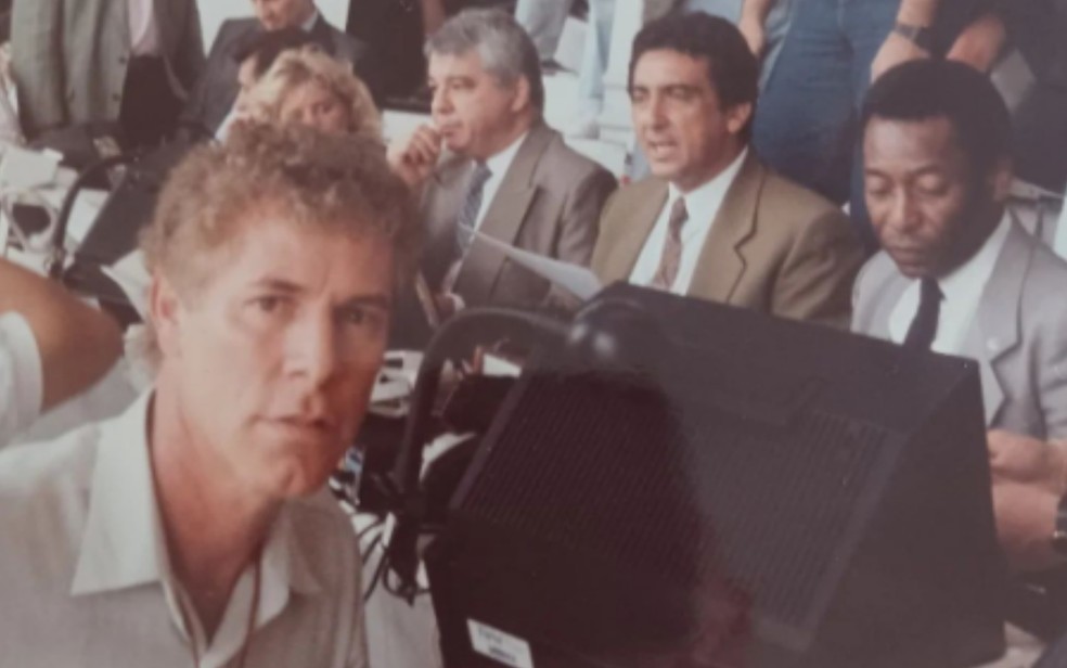 Locutor Edson Rodrigues na Copa do Mundo de 1990, na Itália — Foto: Reprodução/Instagram Edson Rodrigues 