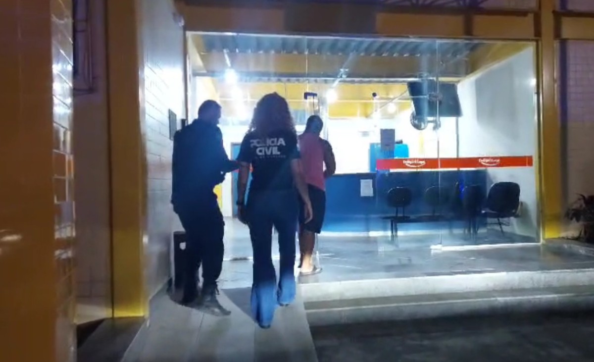 Homem é preso em flagrante por tentar atacar esposa e agredir a própria mãe em Piraí 