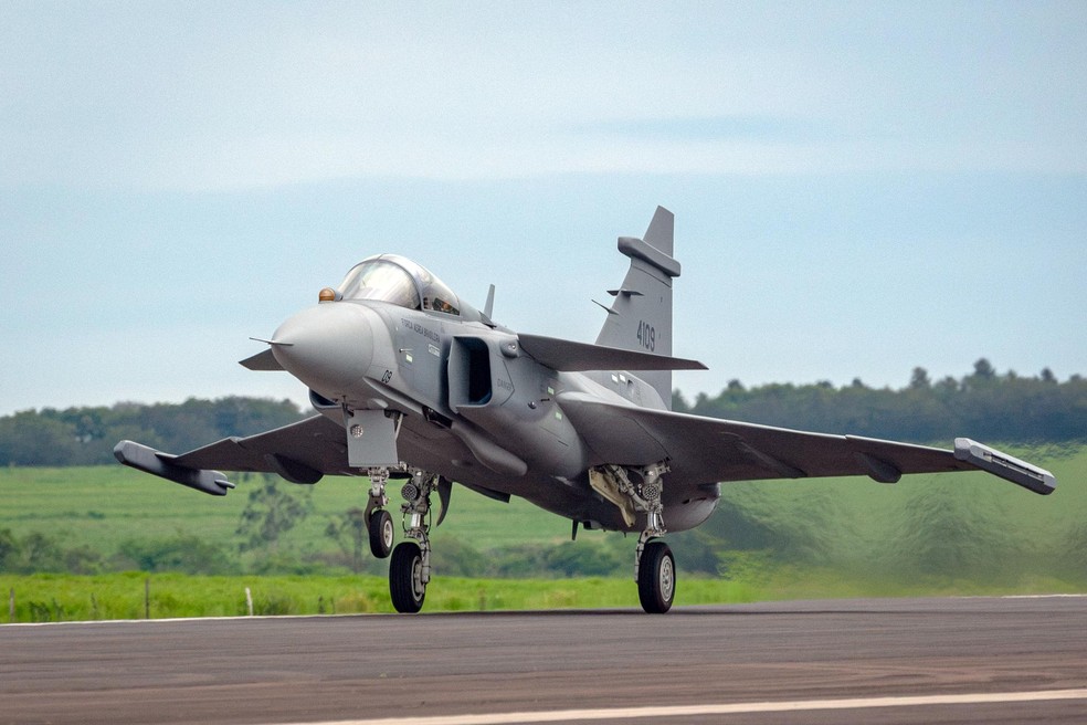 Primeiro Gripen E produzido no Brasil faz voo inaugural no interior de SP — Foto: Embraer