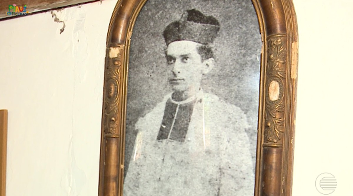 Padre que nasceu em casarão de mais de 200 anos no PI celebrou missa de Abolição da Escravidão com princesa Isabel