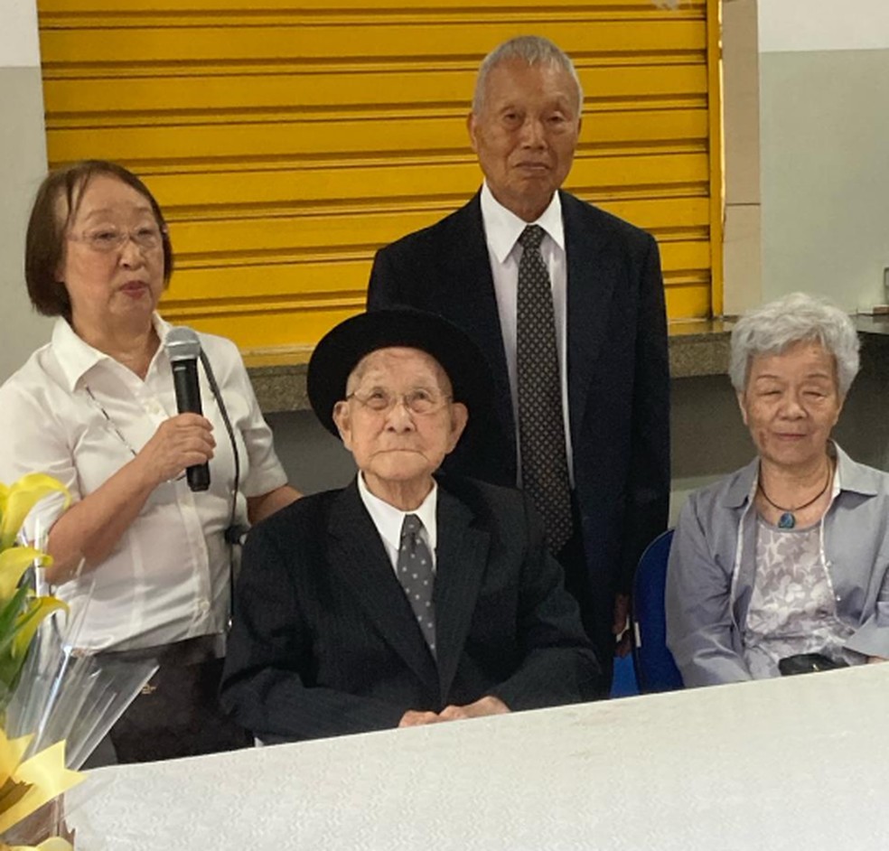 Takashi Morita foi homenageado em Etec de SP; filha e outros dois sobreviventes da bomba atômico o acompanharam — Foto: Roberto Sungi/ Assessoria Centro Paula Souza