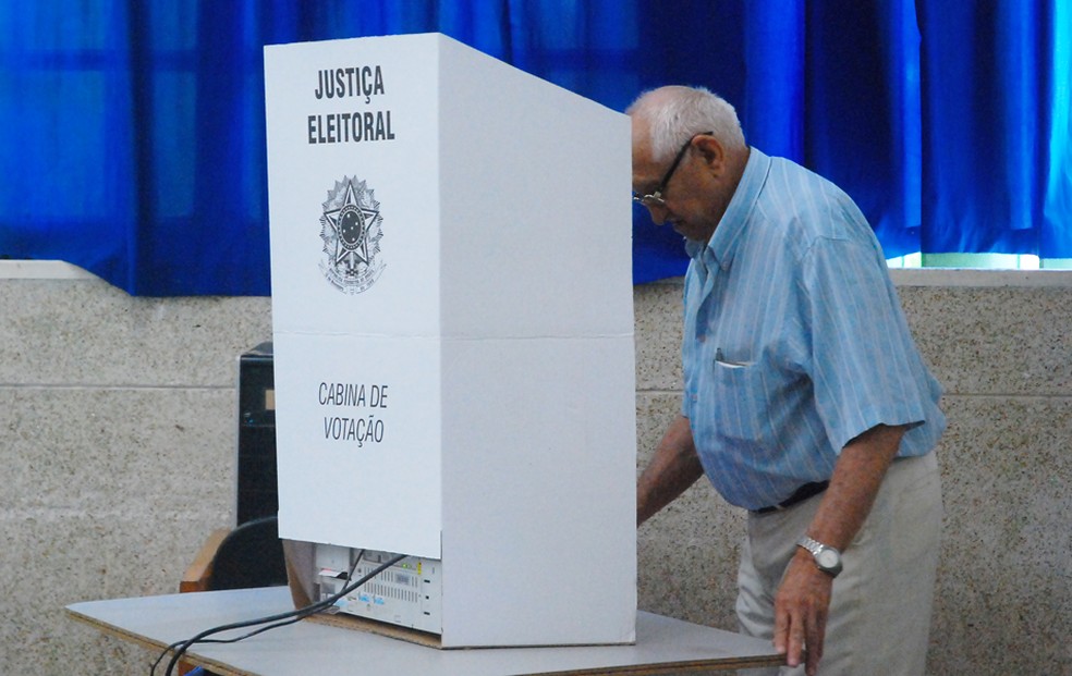 Idosos com voto facultativo representam 6,5% do eleitorado no Acre — Foto: Renata Vasconcellos/G1