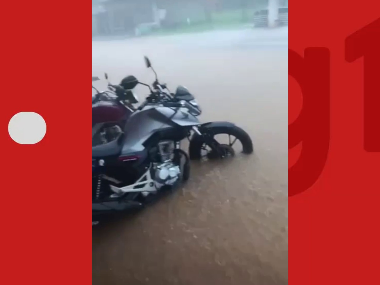 Cidade do AC decreta situação de emergência após enxurrada atingir 400 pessoas