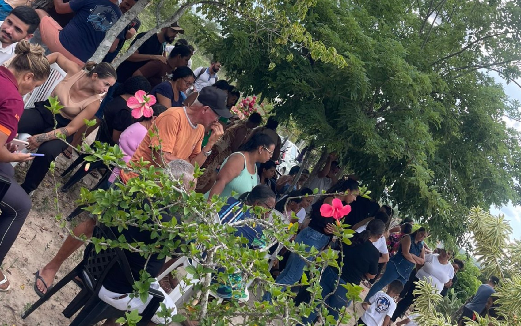 Menino de 3 anos que morreu afogado é enterrado sob forte comoção na zona rural de Conceição do Coité