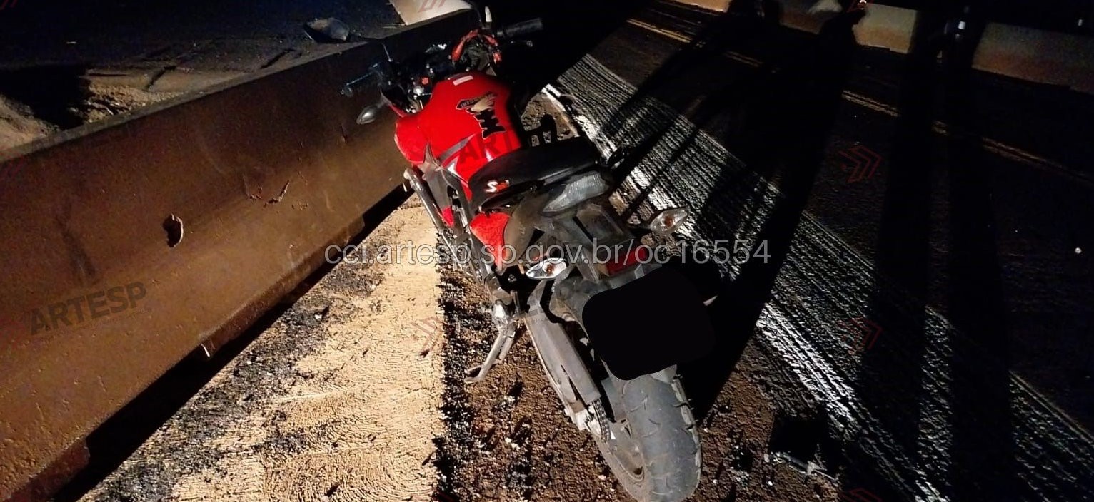 Motociclista morre atropelado por carreta na SP-191 em Araras