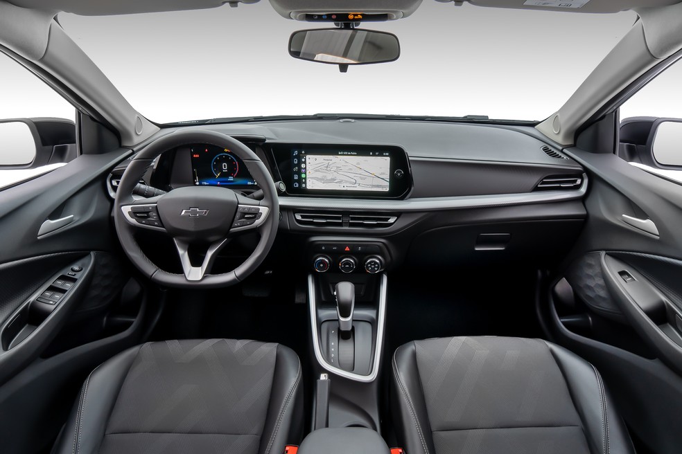 Interior do Chevrolet Onix Activ 2027 — Foto: Divulgação / GM