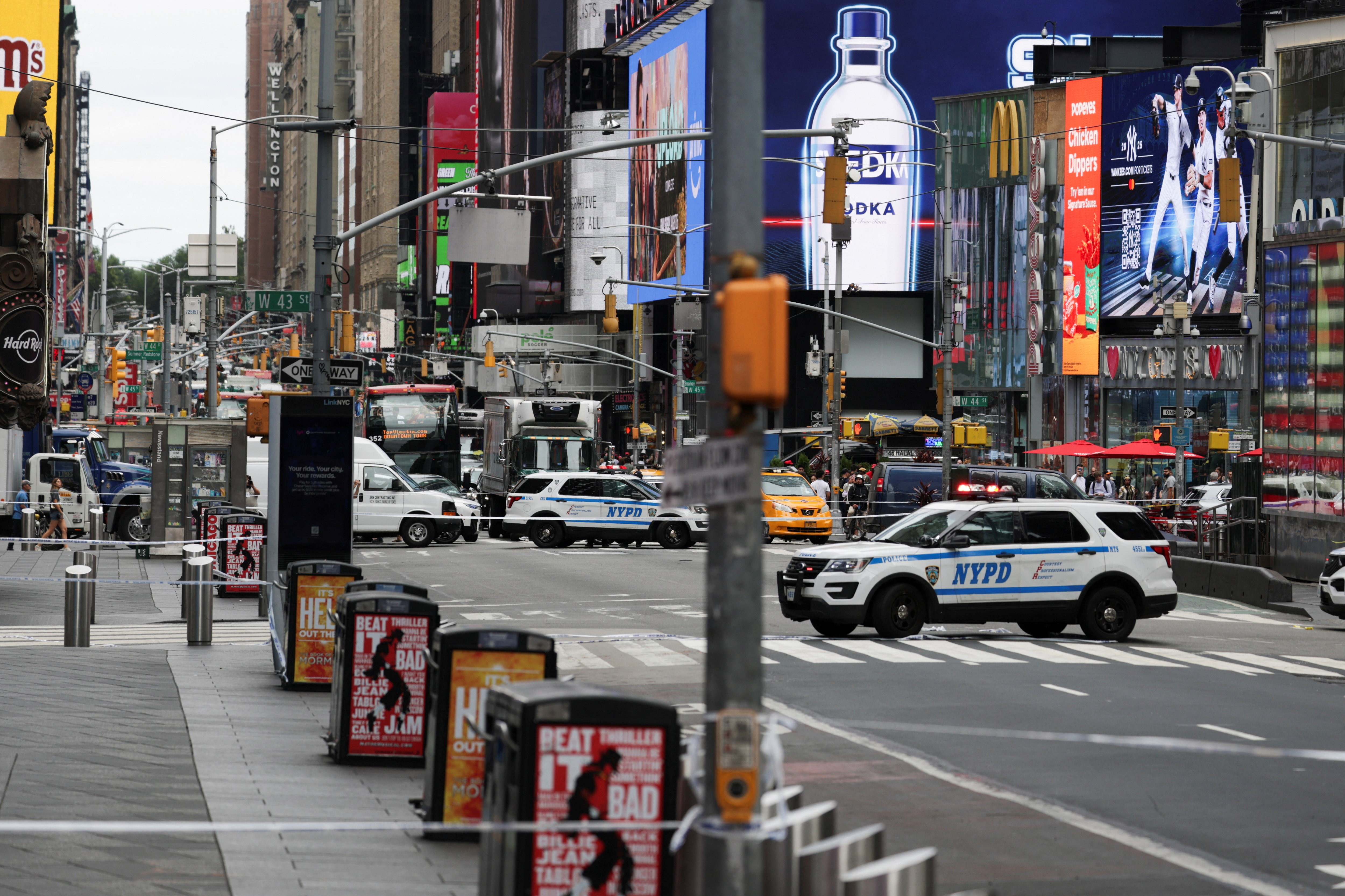 Polícia de Nova York esvazia Times Square 