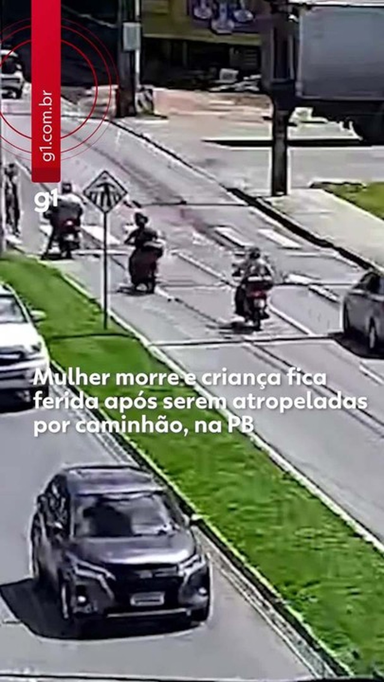 Imagens mostram momento em que mulher é atropelada por caminhão, em João Pessoa