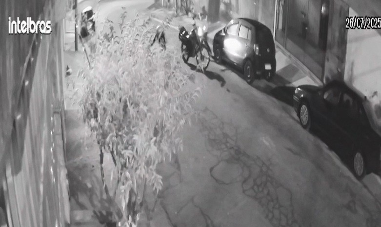 VÍDEO: PM de folga reage a assalto e mata ao menos um criminoso em Taipas, na Zona Norte de SP