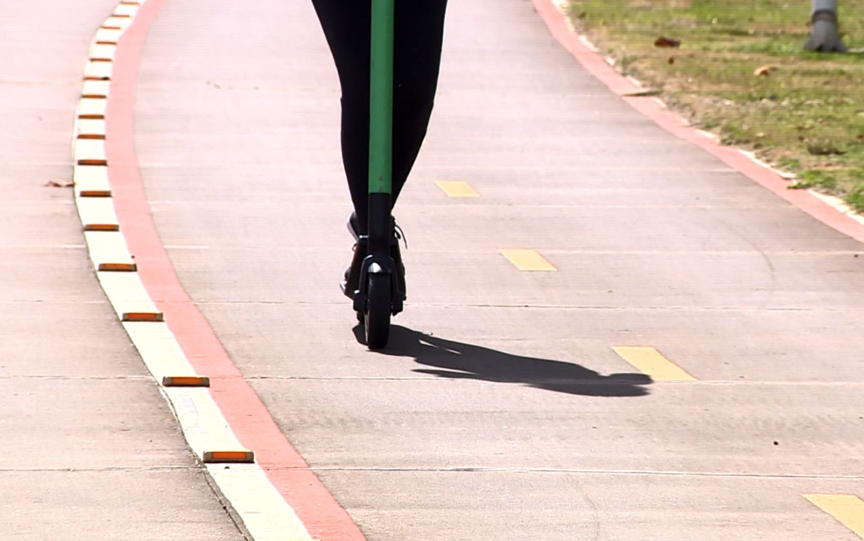 Patinetes elétricos: Campinas fecha primeiro ano do serviço com 60 mil usuários cadastrados e reclamações sobre uso indevido